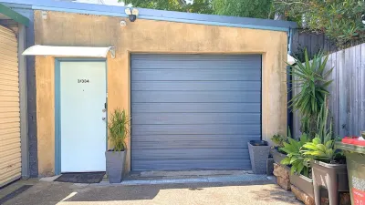 Metawisebnb 2BR Industrial Charm in Petersham Hotels near Grumpy Bean Cafe