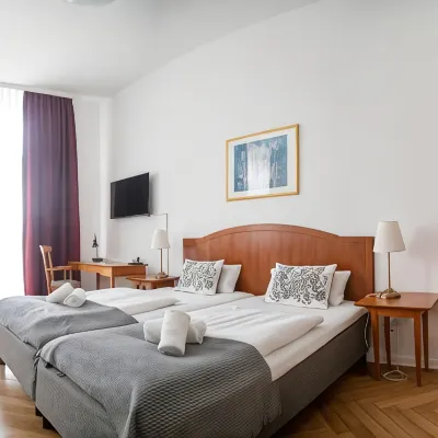 Safestay Berlin Kurfurstendamm Hotel dekat Camera Work
