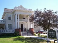 The Decker House Bed & Breakfast Hotels near Rancho Deluxe