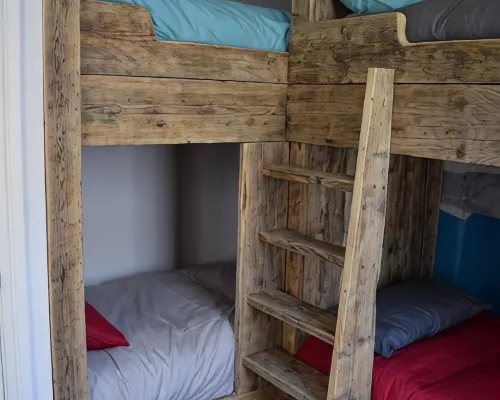 Ty Glyndwr Bunkhouse, Bar and Cafe Hotels in Caernarfon