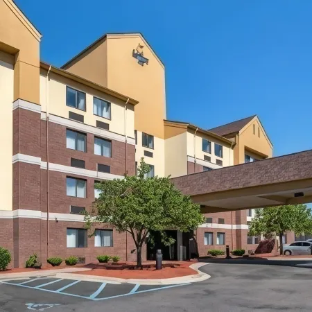 Garner Hotel WARREN NORTHWEST by IHG