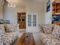 Carnegie Library Shakespeare Apartment 3 bed Ξενοδοχεία στην πόλη Rotherham District