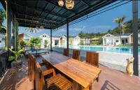 Tropical Oasis Aoyon Beach House - مسبح خاص