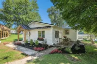 This house is located on North Webster Lake and features a hot tub. - Gym
