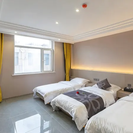 Red Hall Junyue Hotel (Jinlong Times Square)