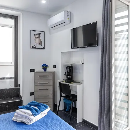 Dogana Rooms