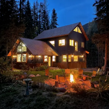 River Run Lodge - Your Tranquil Retreat 20 minutes from Glacier National Park