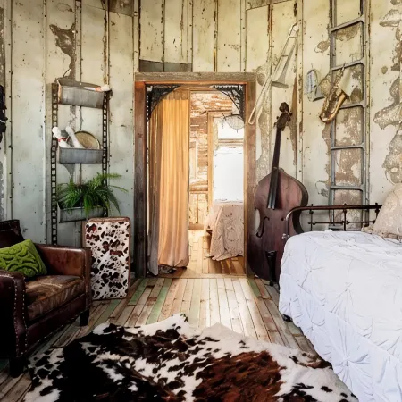 Charming 1-bedroom cottage 8 minutes from Round Top-WiFi, AC -zHEN House Silo #1