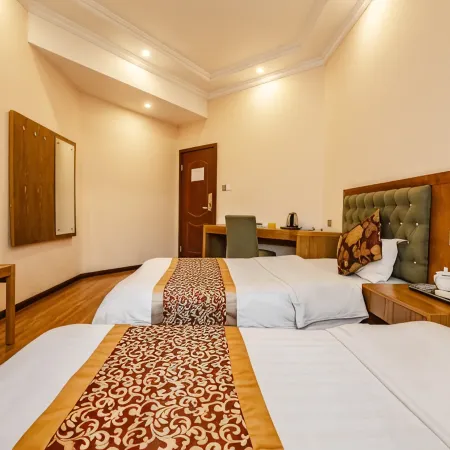 HOLLY'S HOSTEL