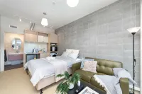 Petone City Studio with Balcony - 3-Star