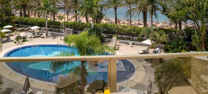 Sir Anthony Hotels in Abona