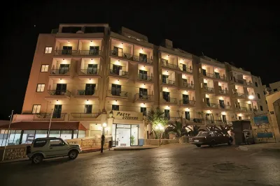 Xemxija Bay Hotel Hoteles cerca de Bahía de Ghadira