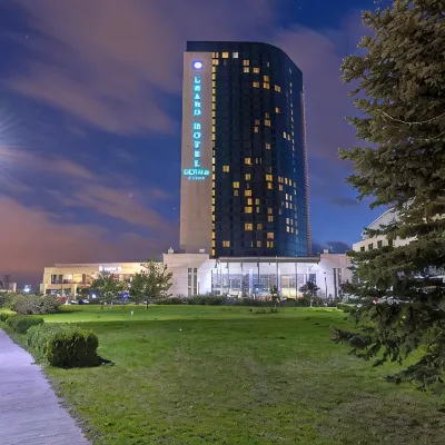 Grand Hotel Konya Отели рядом с достопримечательностью «Selcuk University Campus Alaaddin Keykubat»