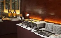 The Exchange Regency Residence Hotel Manila Managed by HII - breakfast