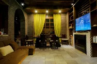 Yixiangqing Inn (Lijiang Old Town) - Bãi đậu xe
