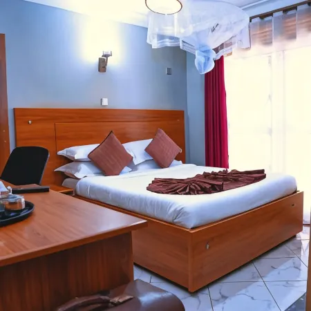 GOLDEN QUEST HOTEL