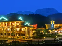 Minjiang East Lake · Wawu Mountain Resort Hotels in Hongya