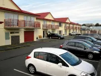 B-Ks Premier Motel Palmerston North - parking