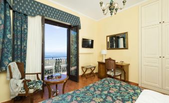 Hotel Sirius