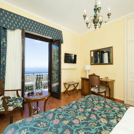 Hotel Sirius