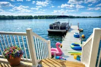 PONTOON BOAT NOW INCLUDED! KAYAKS! Waterfront Cottage on Mona Lake with HOT TUB! - Homestays