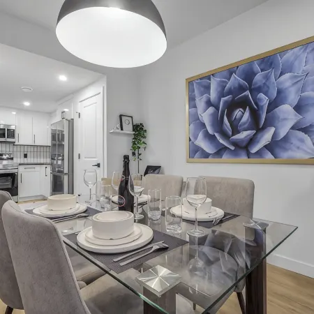Luxury : Cozy| Modern| Clean| Spacious| easy Access to major routes in Calgary