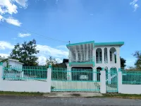 Beautiful home with 2 bedrooms 2 minutes from the beach. Hotels in Calvache