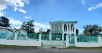 Beautiful home with 2 bedrooms 2 minutes from the beach.