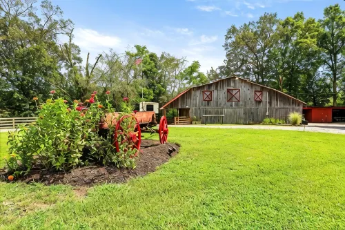 2 Bd Cabin, Hot Tub, Utk/Neyland, Smokys, 16Acres, FP, Arcade, Fishing - Alphydda