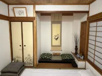 InnMi Zizhu (Midosuji Line Daikokucho Station) 5 minutes walk, one stop to Namba Shinsaibashi