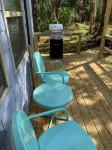 The Cozy Cute Rustic Lodge close to everything. Clean & Spacious- Fire Pit. - Gym