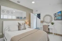 LUXURY STAY  W/BEACH, POOL, GYM, and SPA! Restaurants & bars across street also! - balkon