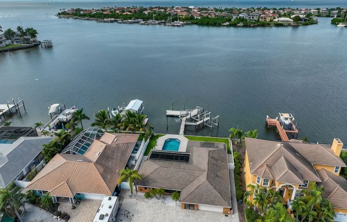 The Dolphin Inn with Views of Tampa Bay & Marina