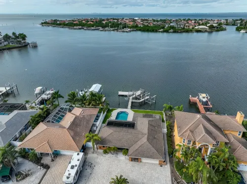 The Dolphin Inn with Views of Tampa Bay & Marina