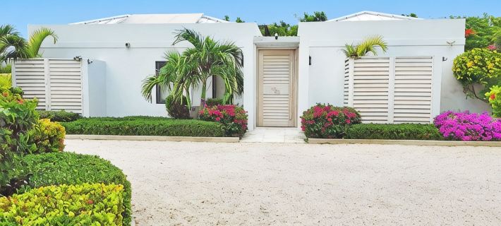 Beautiful Modern Villa - short walk to Grace Bay Beach Hotels in The Bight Settlement