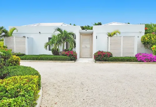 Beautiful Modern Villa - short walk to Grace Bay Beach