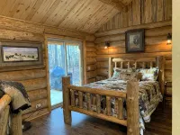 Cozy LOG CABIN in the woods w/hot tub & deck. Near Lake Ouachita & Hot Springs - Chalets