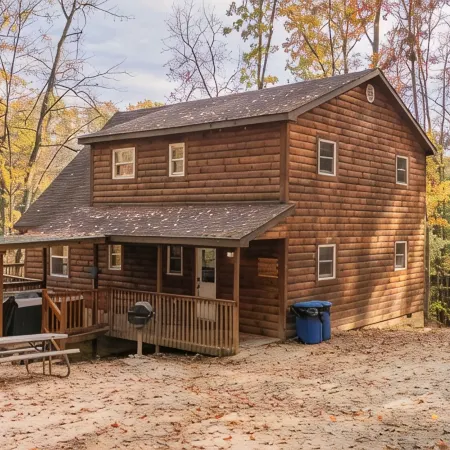 Lakeside Cabin: Private Dock - Canoe & Kayaks - HotTub -PetFriendly -Arcade Game