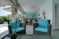 Contemporary villa with 2 suites, 90 m2, private pool - Villas