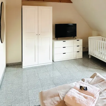 First class house close to the beach, fenced garden 8 adults + children