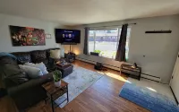 HILLSIDE MANOR! Home Theater, 10 Beds, games, darts, fire pit LITTLETON!
