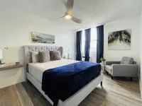 Beachfront Condo with Amaing Ocean View. Walk to Beaches & Restaurants