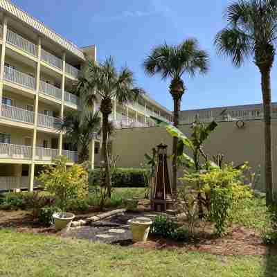 Lovely 2 BR Condo ~ access to resort amenities ~ short walk to beach~RestAshored Hotel Exterior