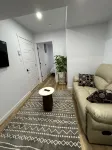 Cozy 2 Bedroom Basement - บังกะโล