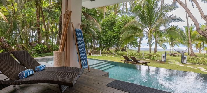 Beachfront Modern Luxe Villa Steps from the Sand! Ξενοδοχεία στην πόλη Parrita
