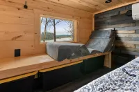 Lake James Cozy Cabin.  Waterfront! - Alphydda