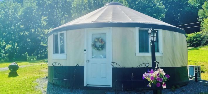 Unique Stay! Yurt with Mountain View, 1 min to Breweries & Hiking, 5 min to Lake Hotels in Nelson County