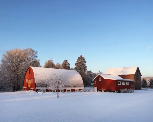 A Cozy Farmstead Cottage Amidst Two Barns in Hudson Valley Hotele w: Marbletown