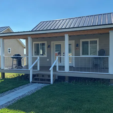 Comfortable cabins with a view - close to Glacier National Park