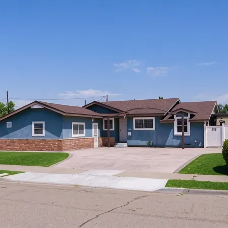Private Oasis Near Downtown with Heated Pool and Spa